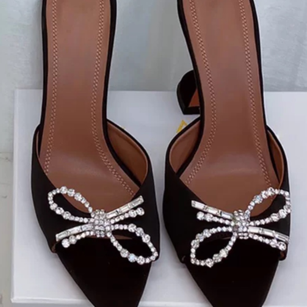 Bow slip on heels